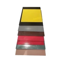 Quel est l'emballage standard de la feuille de plastification UPGM204 ?